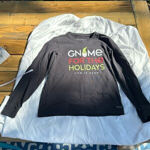 Life is Good Women’s long sleeve “Gnome for the Holidays” tshirt size small EUC